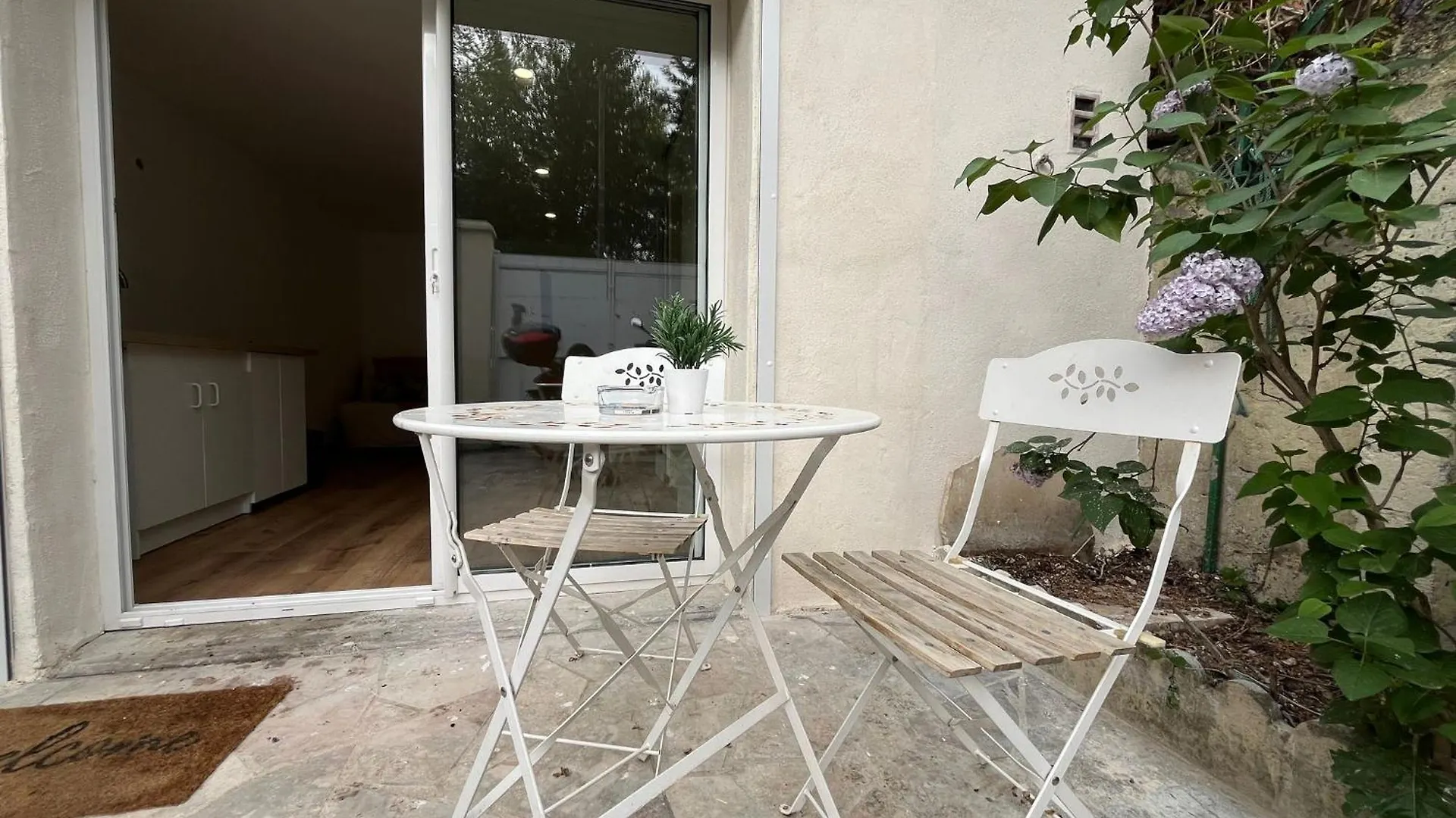 Studio Avec Clim Et Terrasse Proche Du Centre Ville D'Avignon 0*, Avignon France